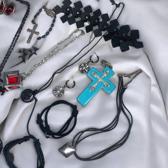 Gothic Jewelry Bundle Crosses Chokers Bracelets Earrings Skulls 50+ - Picture 5 of 15